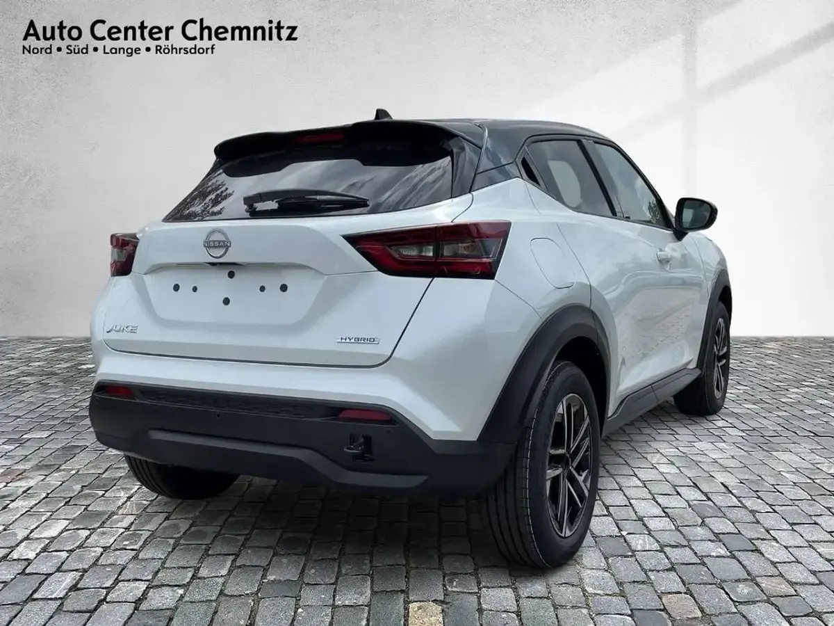 Neu Nissan Juke N-Connecta 114 PS (83 kW) 2025 White/black SUV