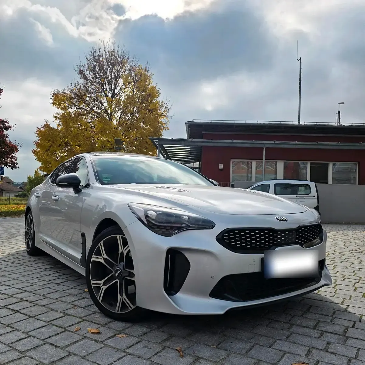 Gebraucht Kia Stinger GT-Line 200 PS (147 kW) 2019 Silber Kleinwagen