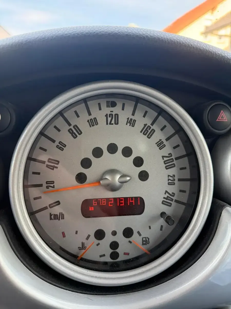 Gebraucht Mini ONE 90 PS (66 kW) 2002 Schwarz Kleinwagen