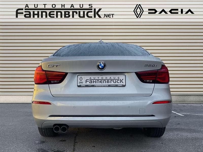 Gebraucht BMW 320 Advantage 184 PS (135 kW) 2019 Silber Limousine