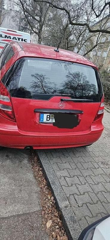 Gebraucht Mercedes 200 136 PS (100 kW) 2005 Rot Limousine