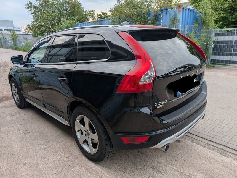 Schwarz Gebraucht 2012 Volvo XC60 R-Design SUV | 13.500 € (Fairer Preis) - Bild 1/4