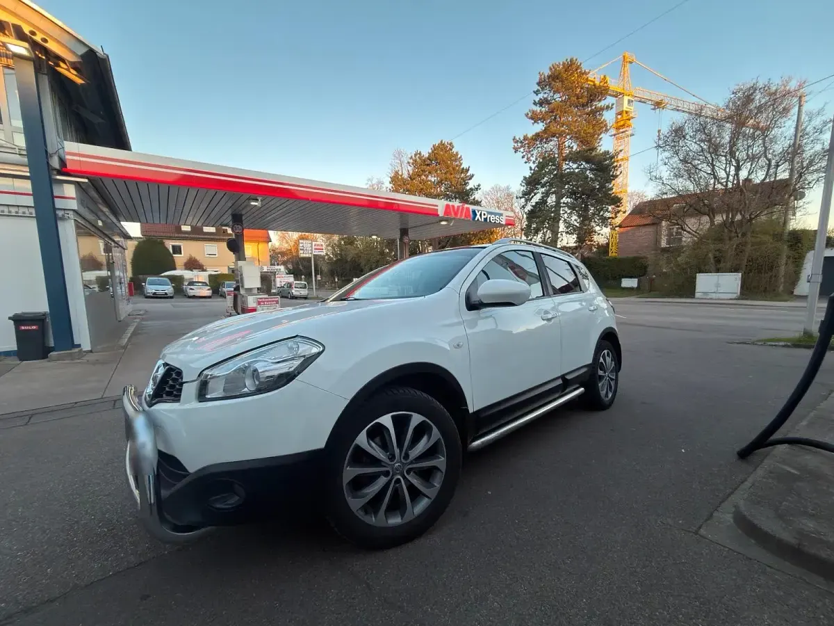 Gebraucht Nissan Qashqai I-Way 103 PS (75 kW) 2010 Weiß SUV