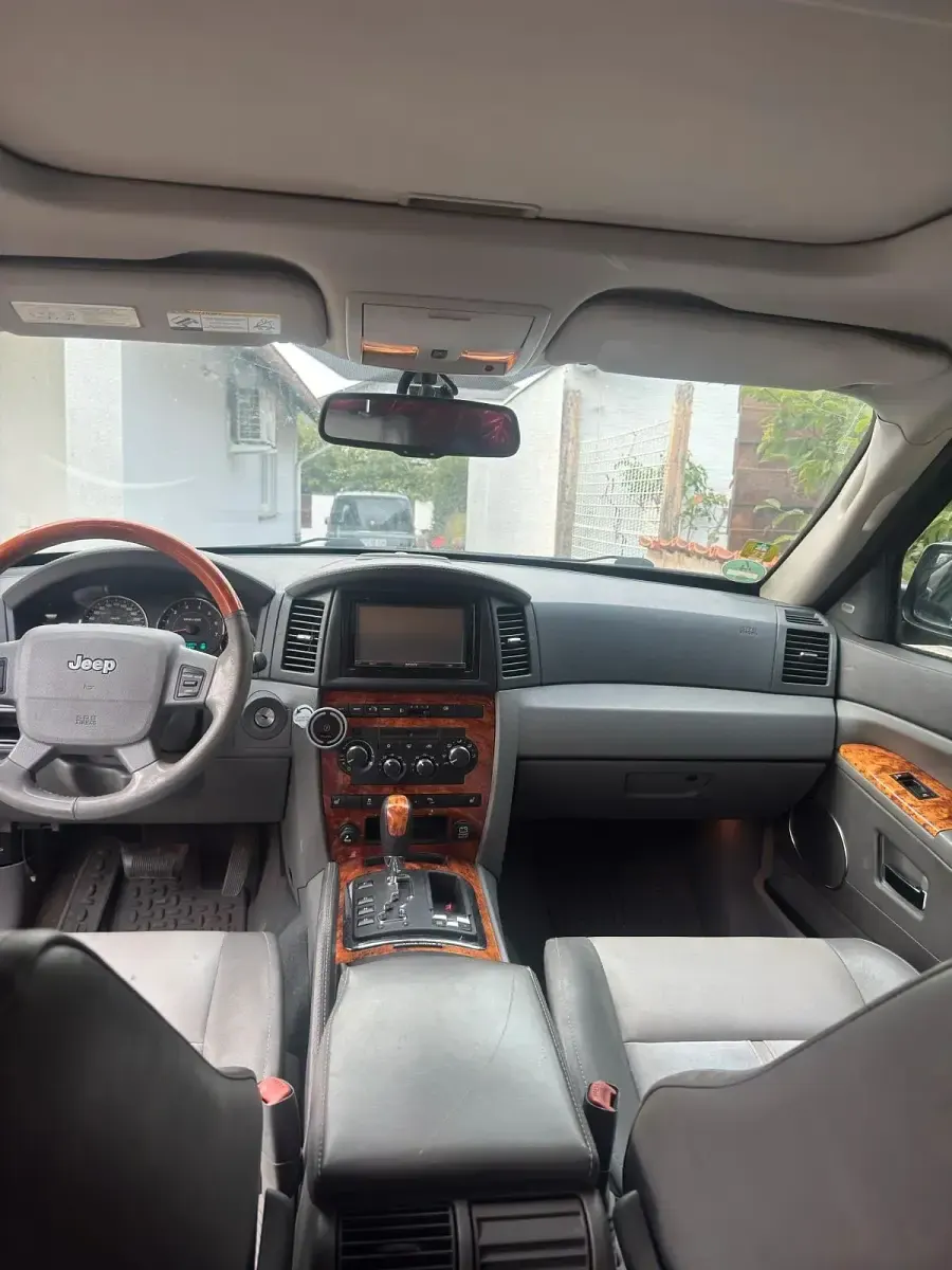Gebraucht Jeep Grand Cherokee Overland 218 PS (160 kW) 2006 Schwarz SUV