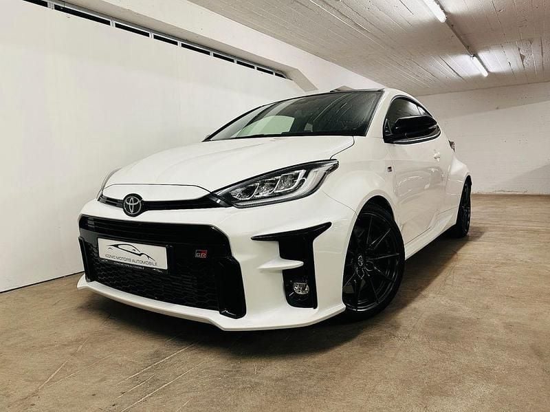Weiß Gebraucht 2021 Toyota Yaris | 34.990 € (Teuer) - Bild 1/4