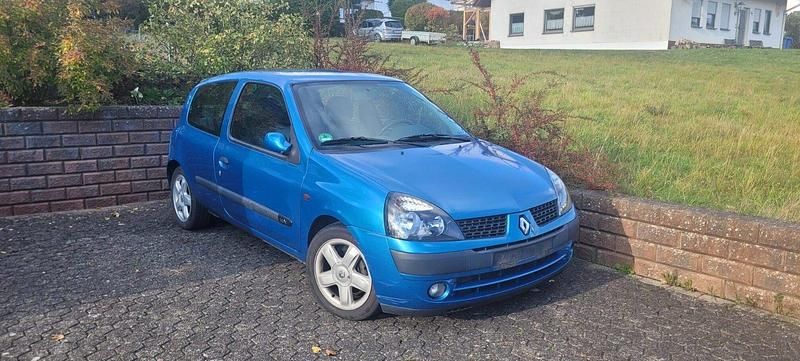 Blau Gebraucht 2002 Renault Clio II Kleinwagen | 1.200 € (Fairer Preis) - Bild 1/4