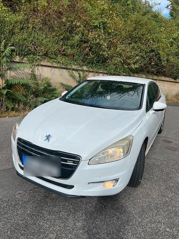 Weiß Gebraucht 2011 Peugeot 508 Coupé | 3.500 € - Bild 1/4