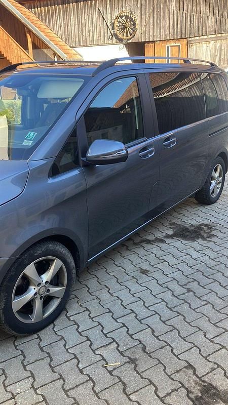 Gebraucht Mercedes V220 163 PS (119 kW) 2017 Grau Van / Kleinbus