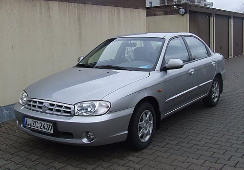 Silber metallic Gebraucht 2003 Kia Shuma 2 Limousine | 2.500 € - Bild 1/4