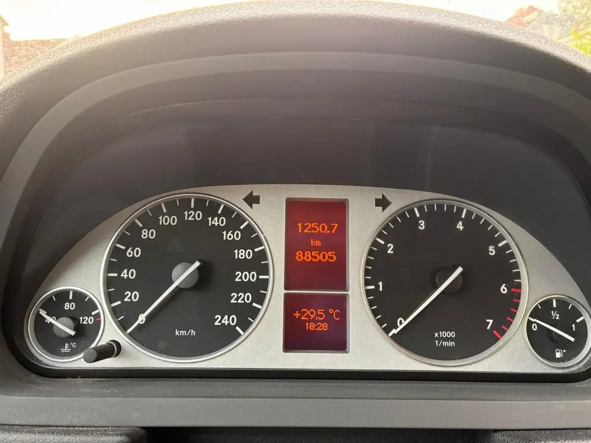 Gebraucht Mercedes B200 2009 Silber Van / Kleinbus