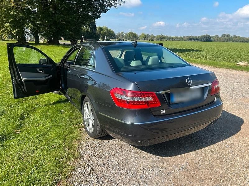 Gebraucht Mercedes 250 204 PS (150 kW) 2010 Grau Limousine