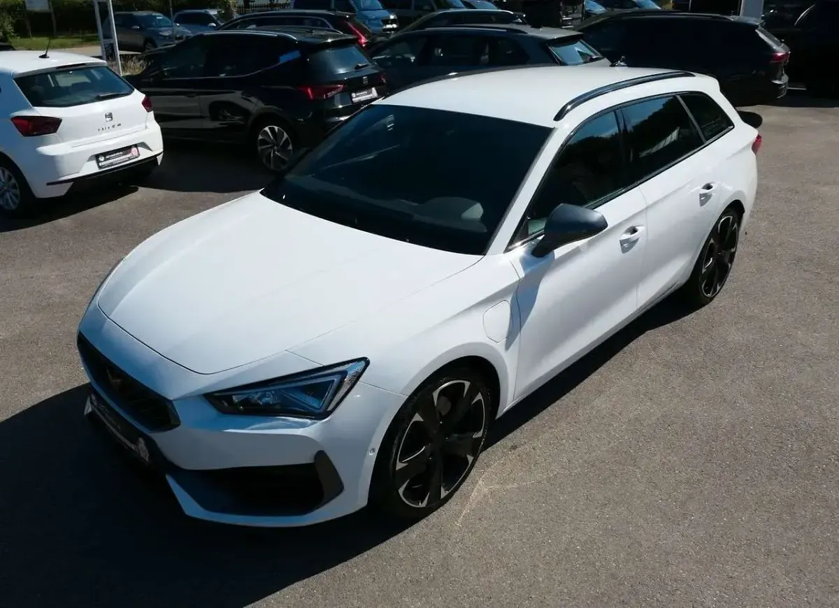 Gebraucht Cupra Leon VZ 150 PS (110 kW) 2023 White candy Kombi