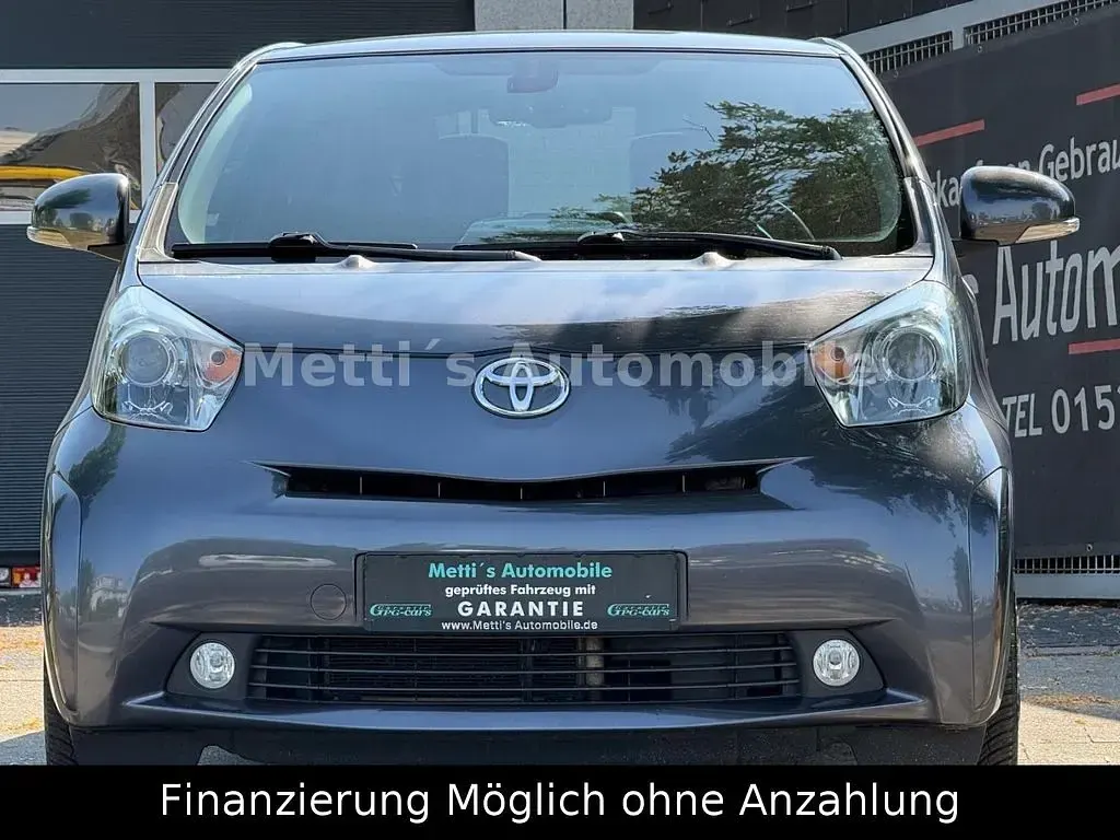 Gebraucht Toyota iQ 98 PS (72 kW) 2013 Magnetic grey Kleinwagen