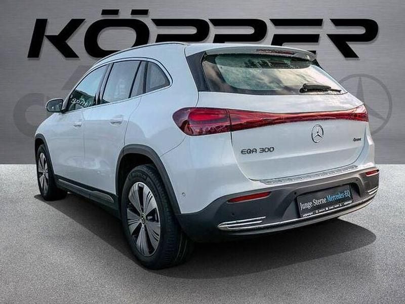 Gebraucht Mercedes EQA300 Advanced 167 kW (228 PS) 2024 Unilack polarweiß SUV
