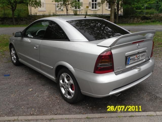 Gebraucht Opel Astra 170 PS (125 kW) 2001 Silber metallic Coupé