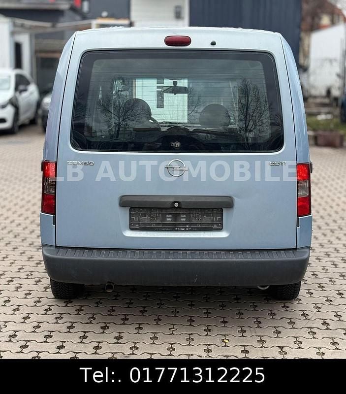 Usado Opel Combo 75 HP (55 kW) 2008 Azul Monovolume