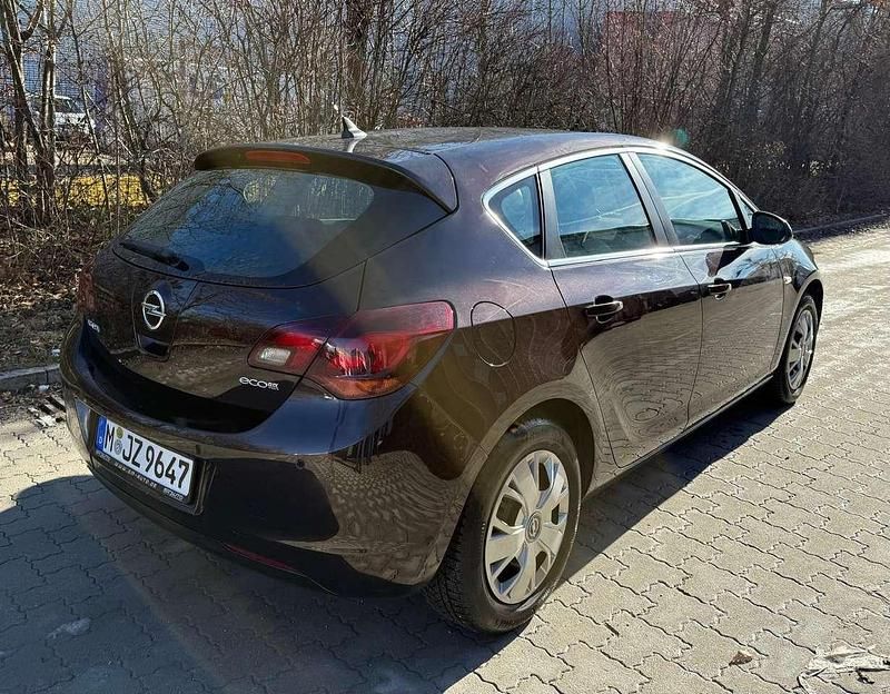 Gebraucht Opel Astra Exklusiv 110 PS (80 kW) 2014 Limousine