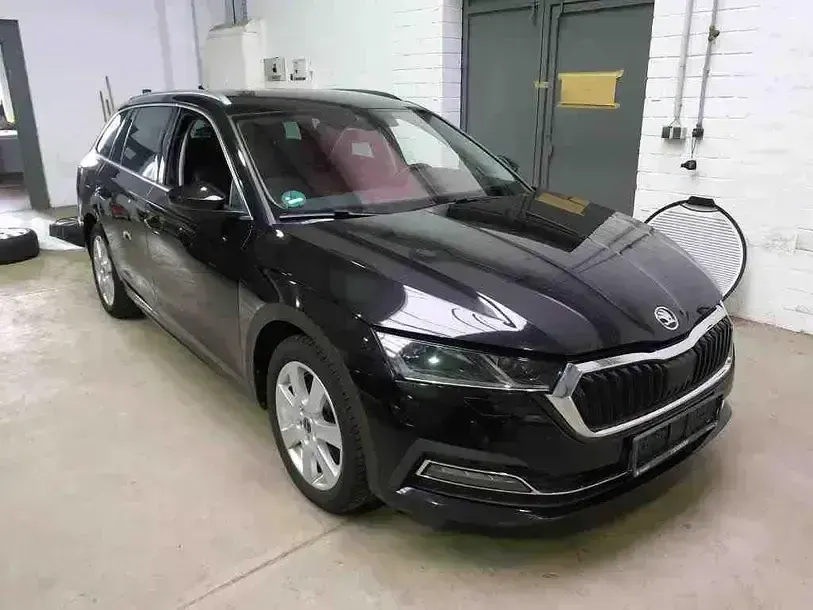 Gebraucht Skoda Octavia Style 150 PS (110 kW) 2021 Schwarzmagic perleffekt Kombi