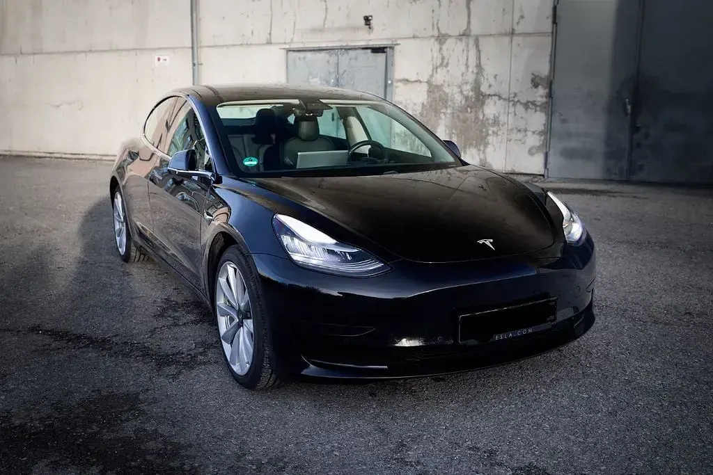 Gebraucht Tesla Model 3 Standard Range Plus 239 kW (325 PS) 2020 Schwarz Limousine