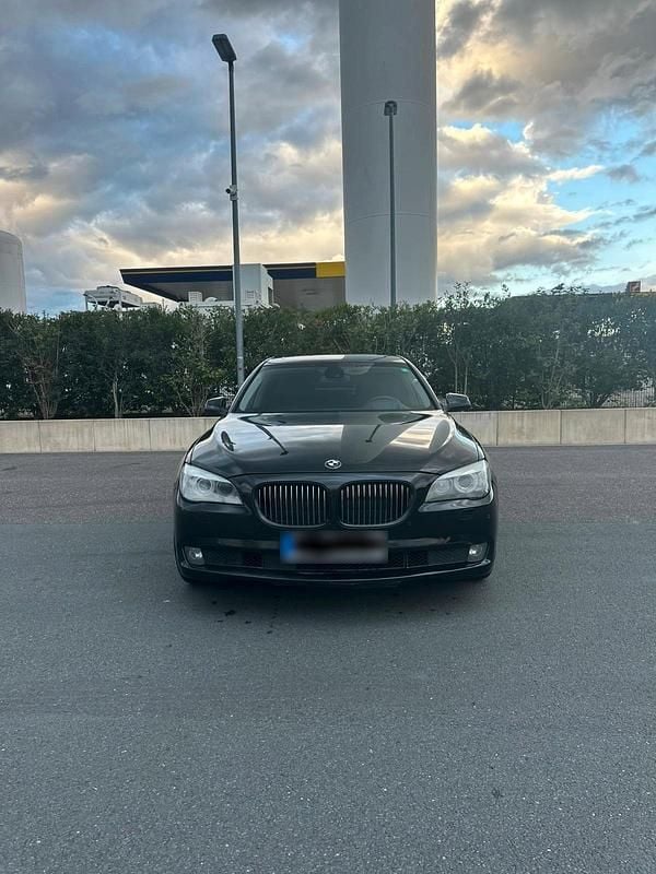 Gebraucht BMW 730L 245 PS (180 kW) 2012 Schwarz Limousine