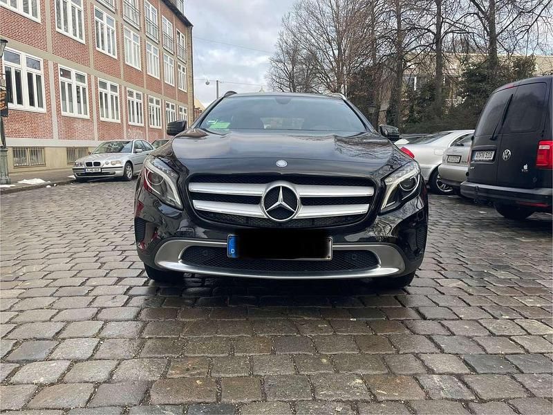 Gebraucht 2016 Mercedes GLA180 Urban SUV | 15.999 € (Superpreis) - Bild 1/4