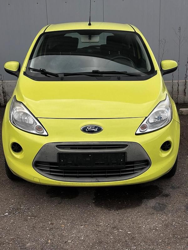 Second-hand Ford Ka 75 CP (55 kW) 2012 Andere farben Hatchback