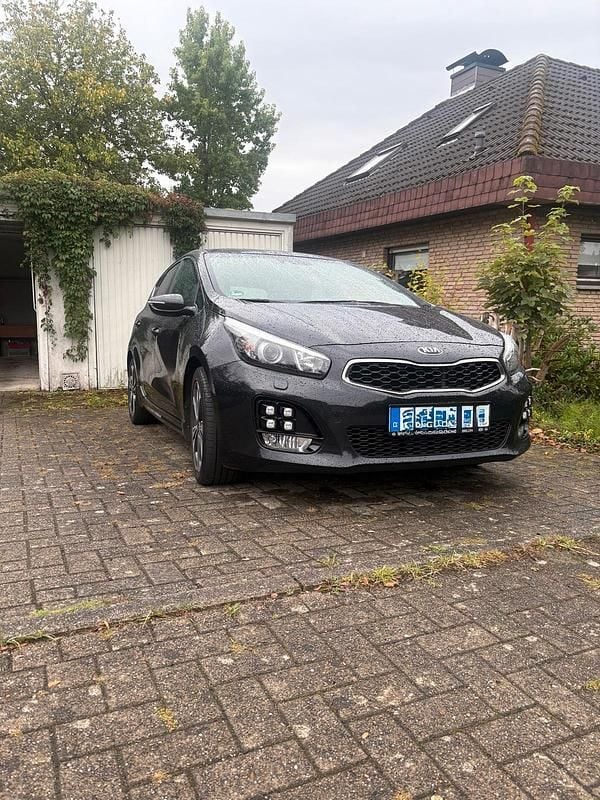 Schwarz Gebraucht 2017 Kia Ceed GT GT-Line Limousine | 11.000 € (Fairer Preis) - Bild 1/4