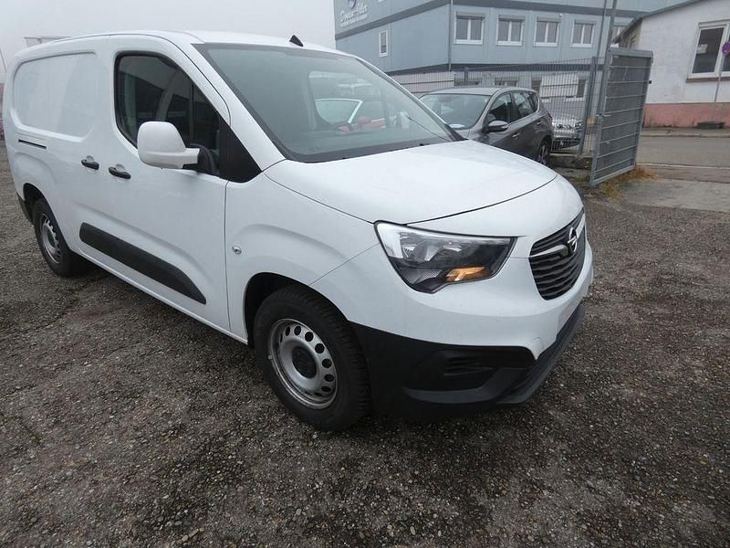 Weiß Gebraucht 2021 Opel Combo Edition Van / Kleinbus | 9.490 € (Fairer Preis) - Bild 1/4