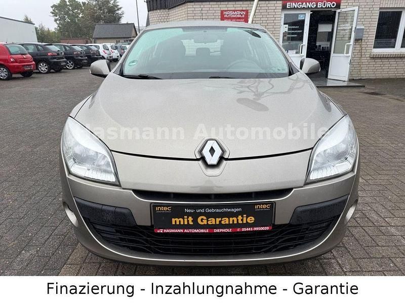 Second-hand Renault Mégane Expression 101 CP (74 kW) 2011 Bej Berlinǎ