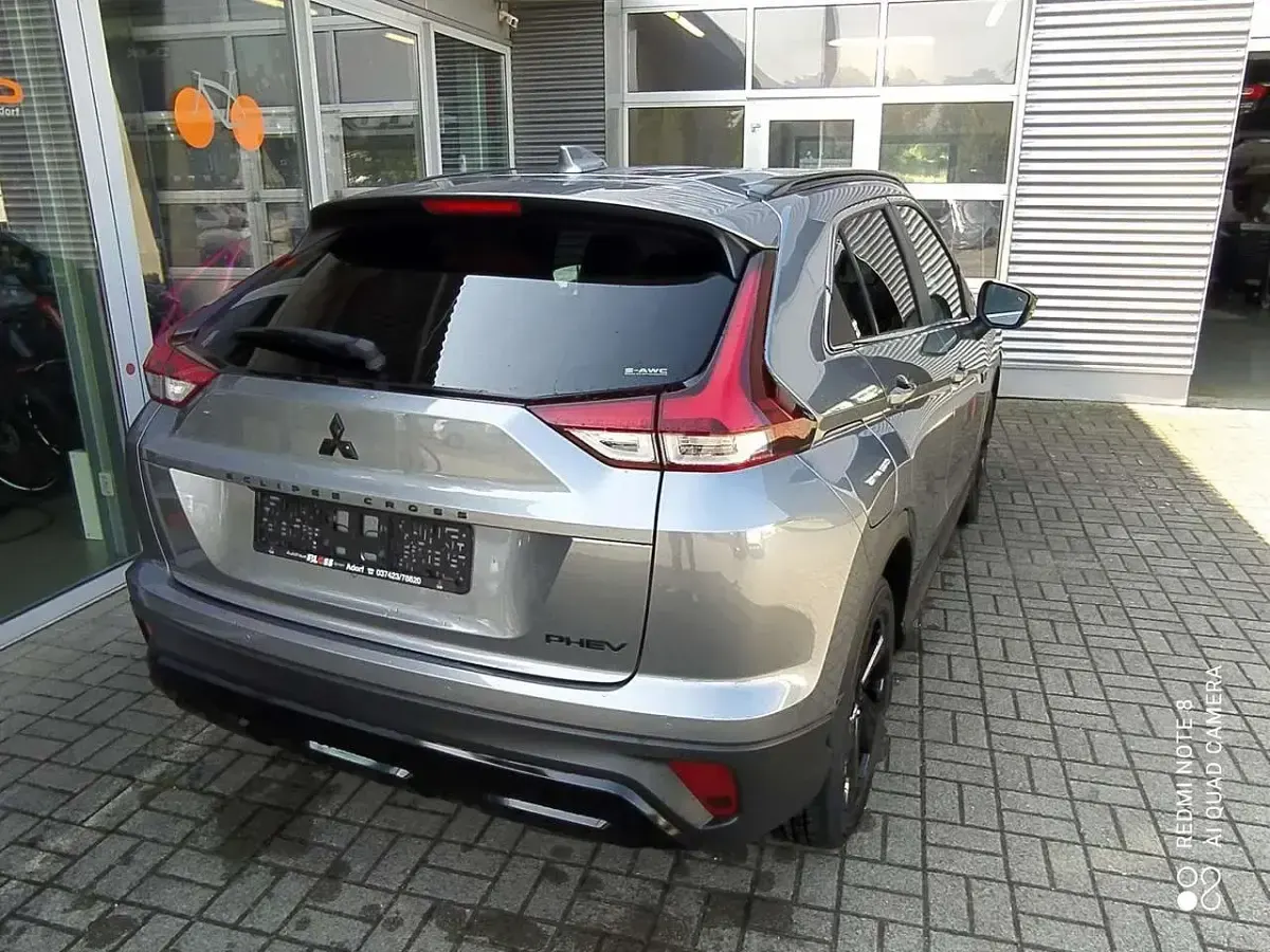 Gebraucht Mitsubishi Eclipse Cross Select 188 PS (138 kW) 2024 Platinumgrau SUV