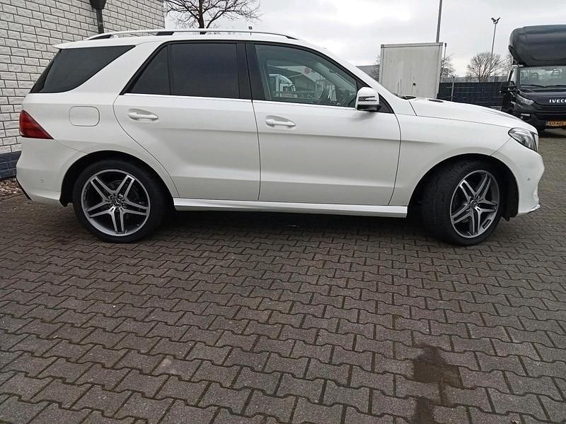 Gebraucht Mercedes GLE250 204 PS (150 kW) 2018 Weiß SUV
