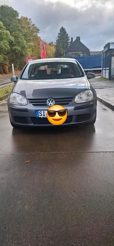 Grau Gebraucht 2006 VW Golf V Kleinwagen | 4.000 € (Etwas zu teuer) - Bild 1/4
