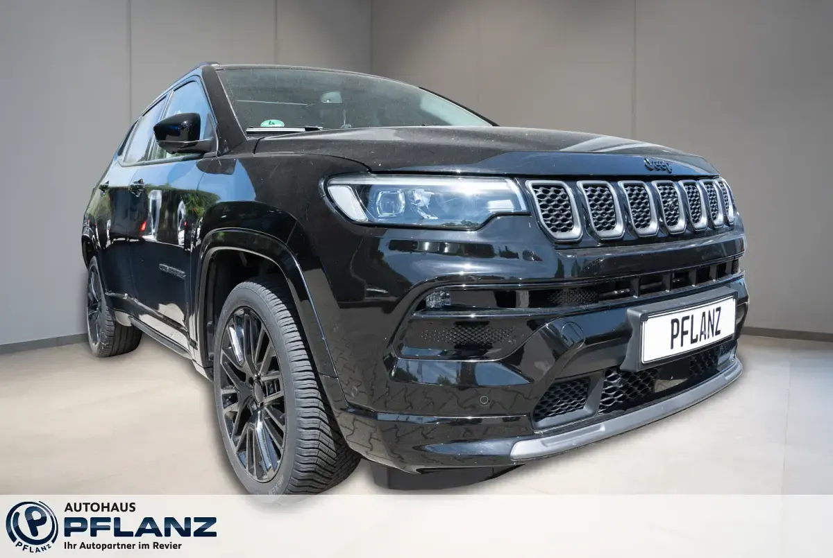 Gebraucht Jeep Compass 131 PS (96 kW) 2024 Schwarz SUV