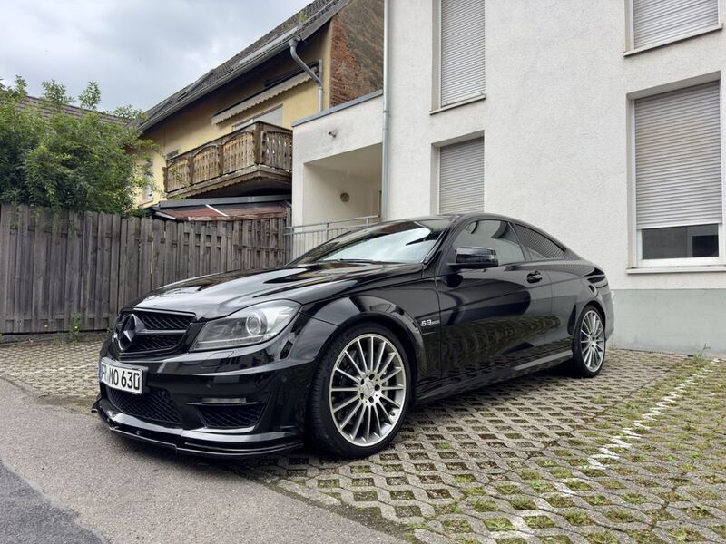 Schwarz Gebraucht 2011 Mercedes C63 AMG AMG Coupé | 36.900 € (Teuer) - Bild 1/4