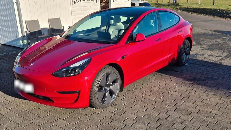 Gebraucht Tesla Model 3 366 kW (498 PS) 2022 Rot Limousine