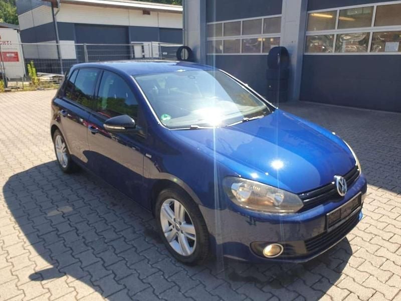 Gebraucht VW Golf VII Match 86 PS (63 kW) 2012 Shadow blue metallic Kleinwagen