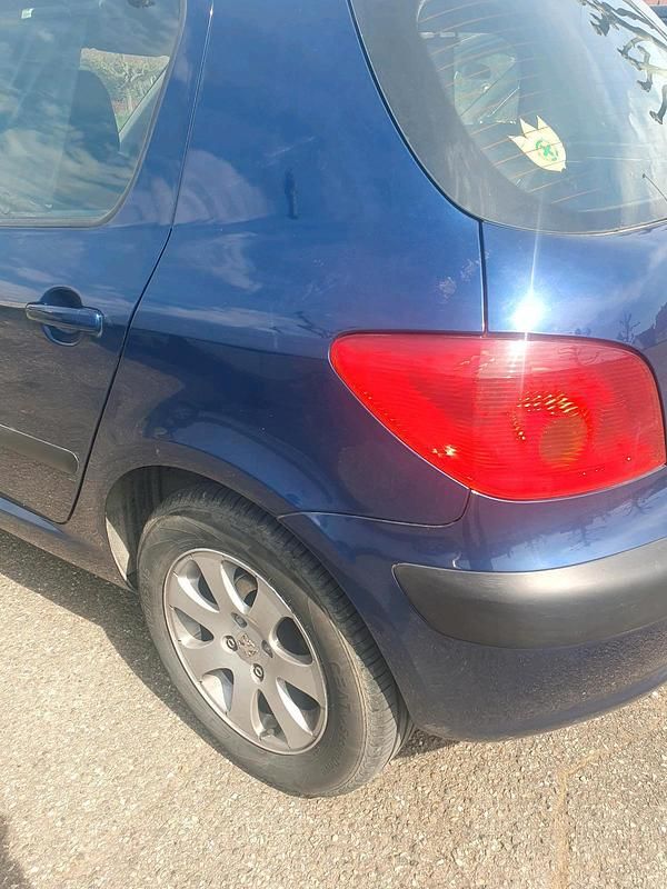 Gebraucht Peugeot 307 90 PS (66 kW) 2003 Blau Limousine