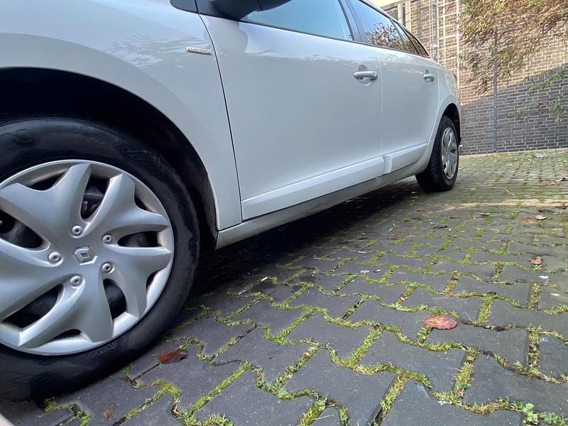 Gebraucht Renault Mégane III 110 PS (80 kW) 2015 Weiß Kombi