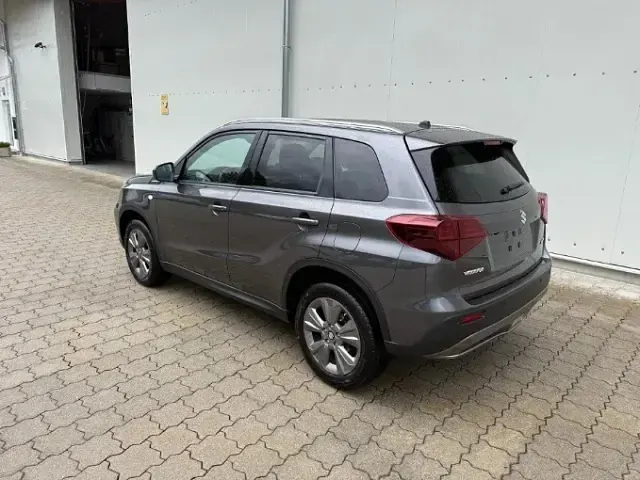 Neu Suzuki Vitara Comfort 110 PS (80 kW) 2026 Grau SUV
