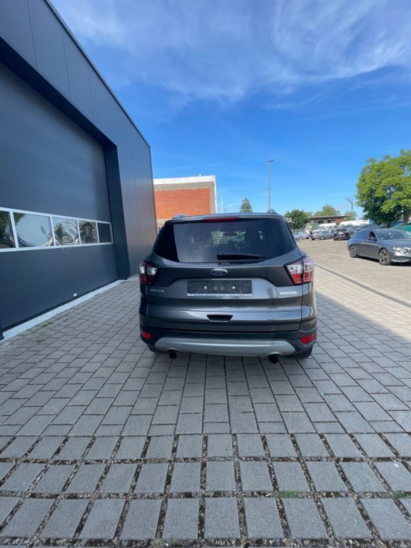 Gebraucht Ford Kuga Titanium 150 PS (110 kW) 2017 Grau SUV