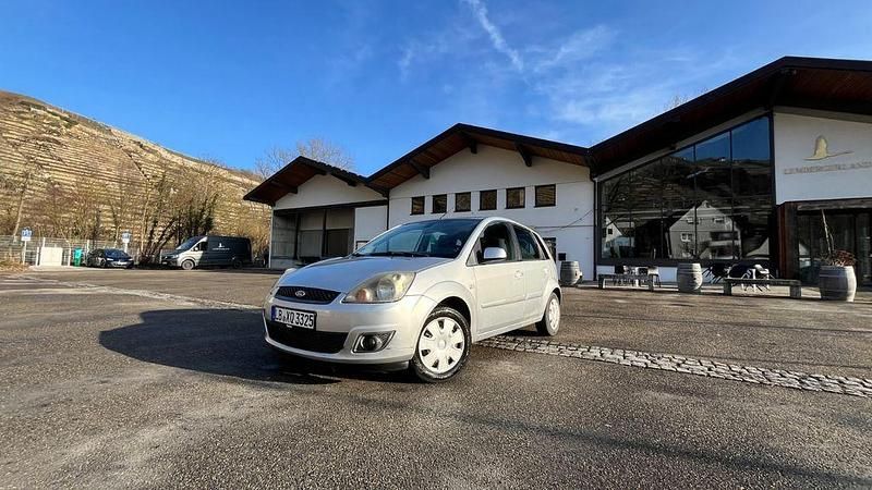 Gebraucht Ford Fiesta Ambiente 80 PS (58 kW) 2008 Grau Limousine