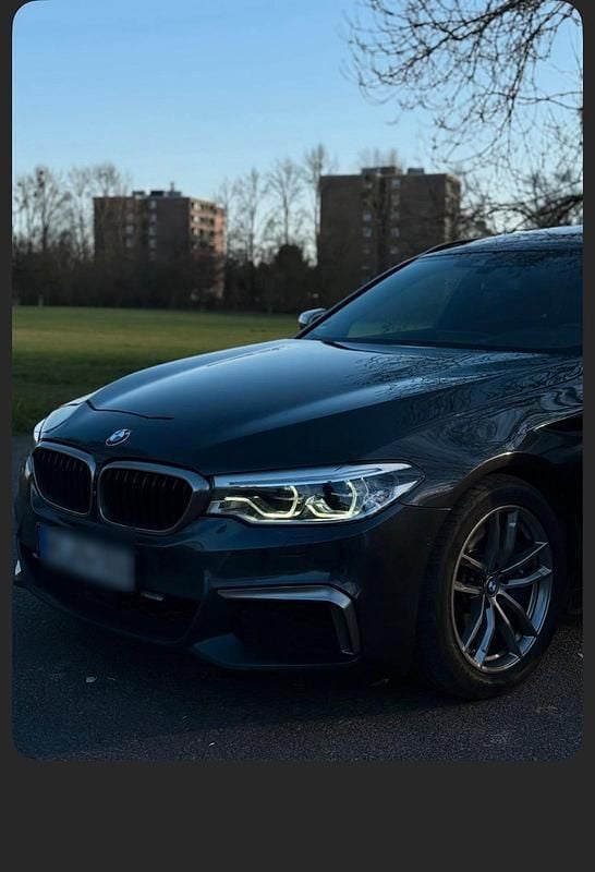 Gebraucht BMW M550 400 PS (294 kW) 2019 Grau Limousine