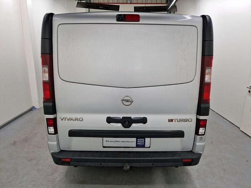 Gebraucht Opel Vivaro 145 PS (106 kW) 2018 Aluminium silber (metallic) Van / Kleinbus