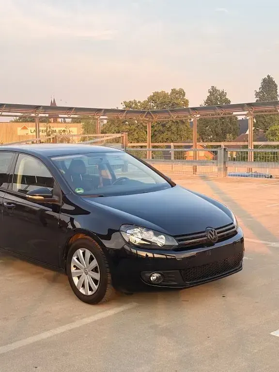 Gebraucht VW Golf VI Trendline 105 PS (77 kW) 2011 Schwarz Kleinwagen