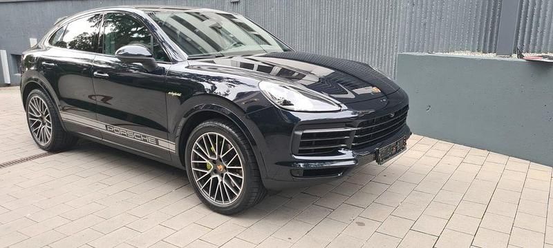 Blau Gebraucht 2022 Porsche Cayenne SUV | 79.977 € (Fairer Preis) - Bild 1/4