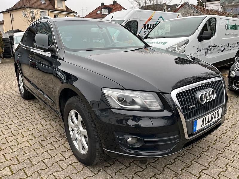 Second-hand Audi Q5 Comfort 211 CP (155 kW) 2010 Negru SUV