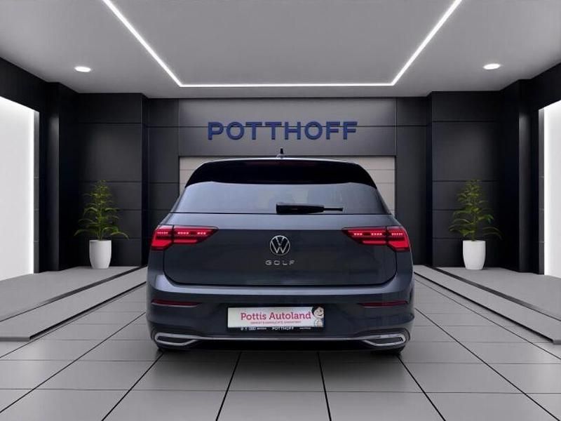 Gebraucht VW Golf VIII Active 150 PS (110 kW) 2022 Grau Limousine