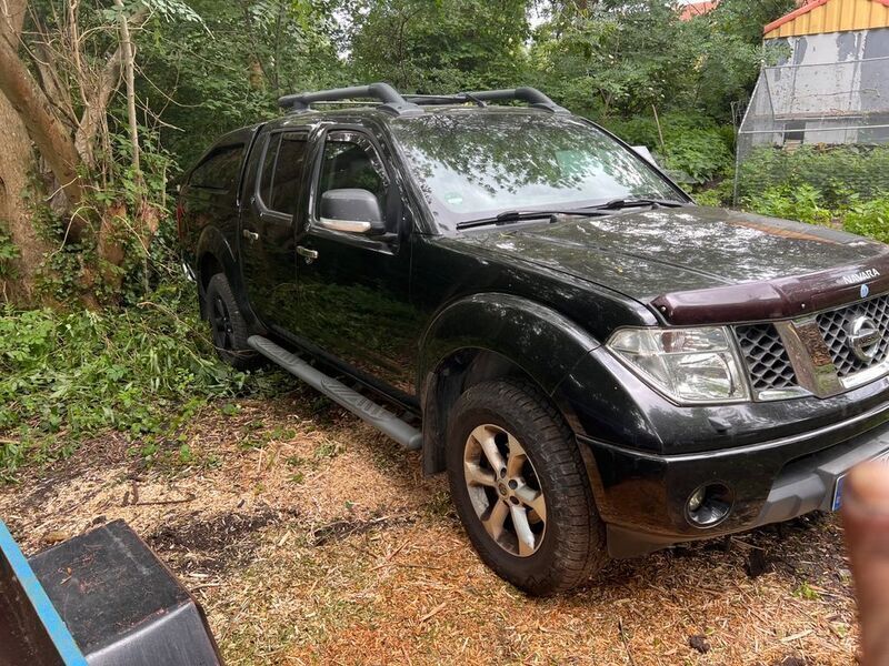 Schwarz Gebraucht 2008 Nissan Navara Abholung | 9.900 € (Superpreis) - Bild 1/4