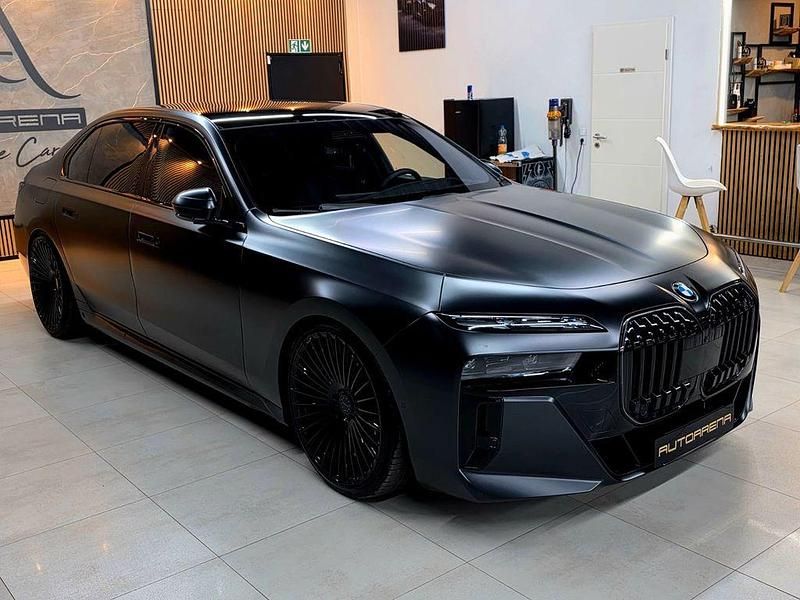 Gebraucht BMW 740 Executive 299 PS (219 kW) 2024 Grau Limousine