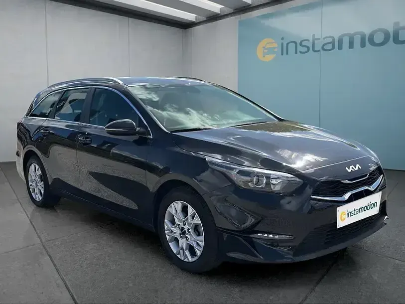 Gebraucht Kia Ceed 120 PS (88 kW) 2023 Schwarz Kleinwagen